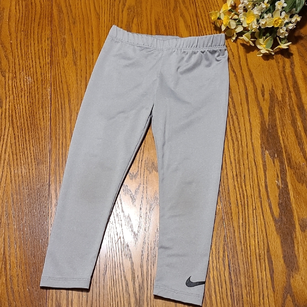 Nike Kids Light Gray Leggings / Pants Size 5
